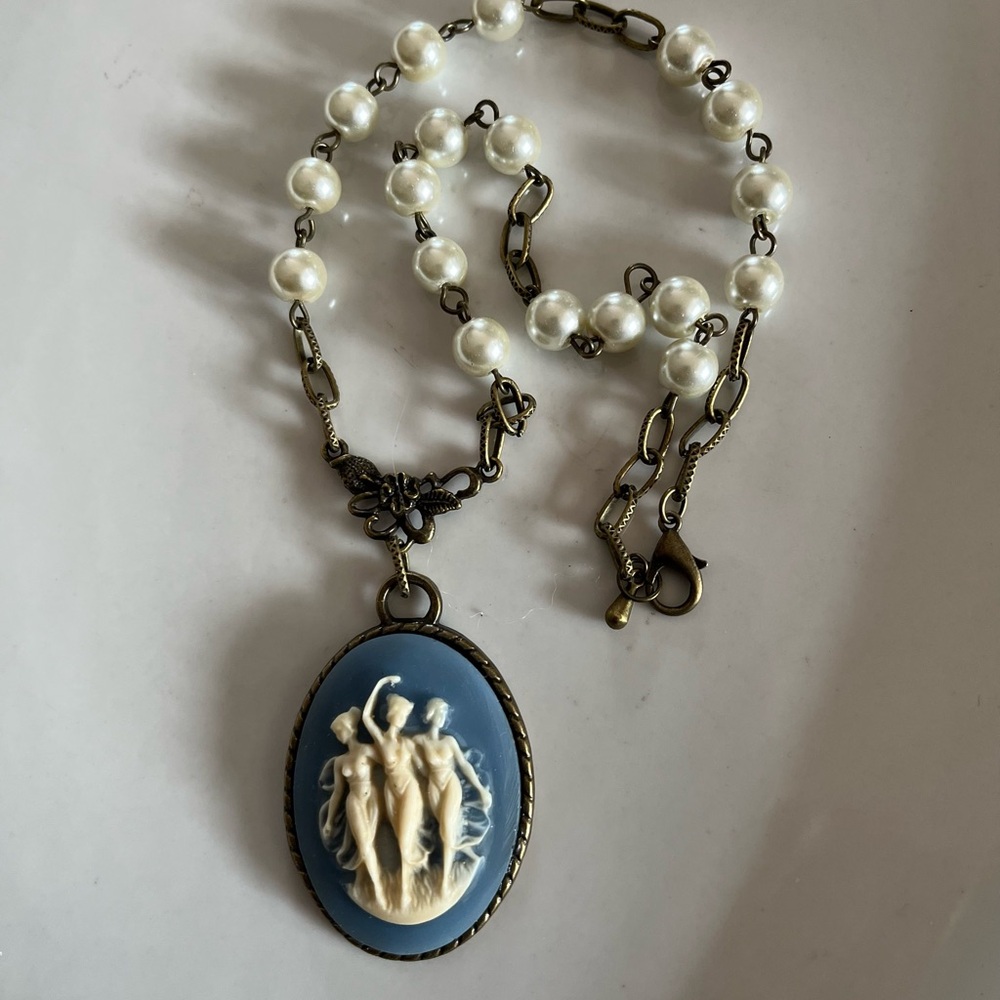 Vintage Wedgwood Blue Style 3 Graces Muses Victorian Style Cameo Necklace - Picture 7 of 12